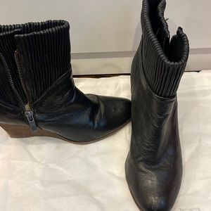 Frye Boots Corby Leather Ankle Wedge Boot Sz 6.5 Black